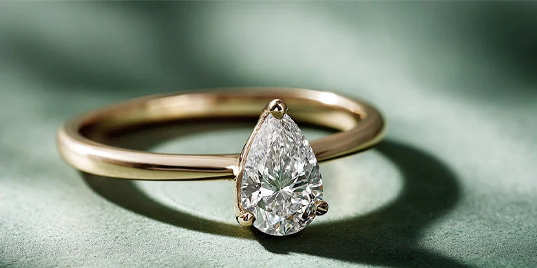 Pear Cut Engagement Rings