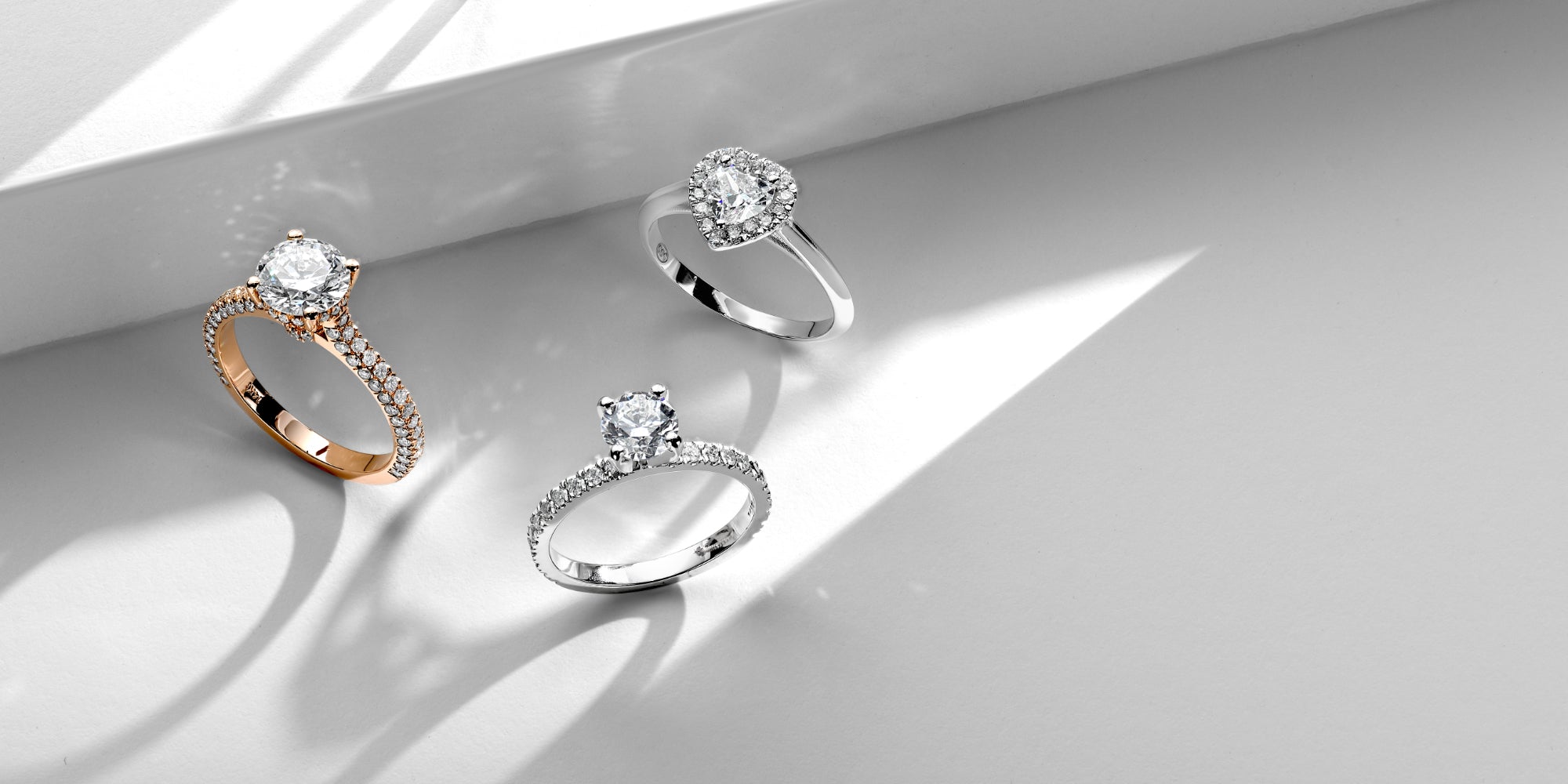 Round Cut Engagement Rings