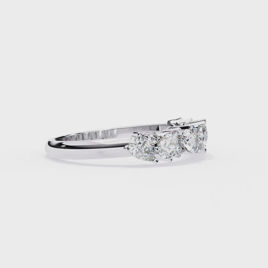 Pear and Round Diamond Band
White Glod